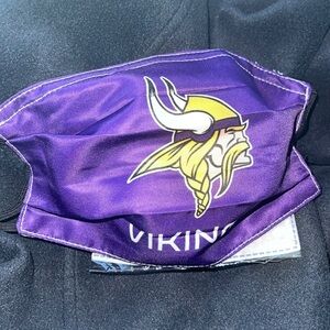 New Vikings face mask